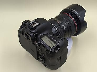 Canon EOS 6D Mark II + Canon EF 24-105mm f/4L IS USM dəst. 130K — 6