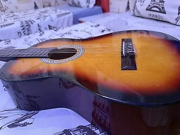 Гитары: Klassik (ispan tipli) akustik gitar - Korpus: tam ölçülü klassik — 3