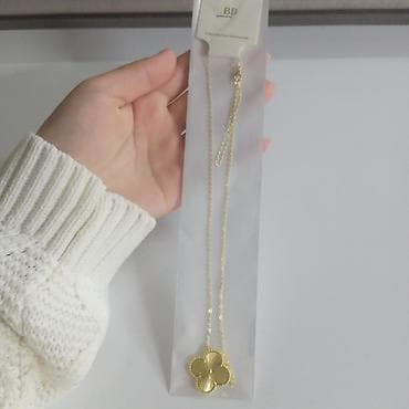 Qızılı rəngdə zəncirlər – müxtəlif asma modelləri - Material: rəngin at lalafo.az Qızılı rəngdə zəncirlər – müxtəlif asma modelləri - Material: rəngin