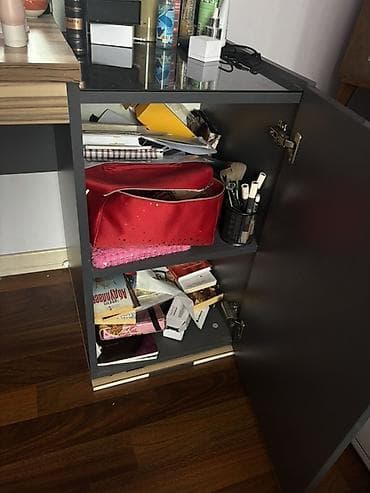 qədimi stul: Vizaj/Toalet masası və güzgü dəsti - Material: laminat/MDFlam tipli — 2