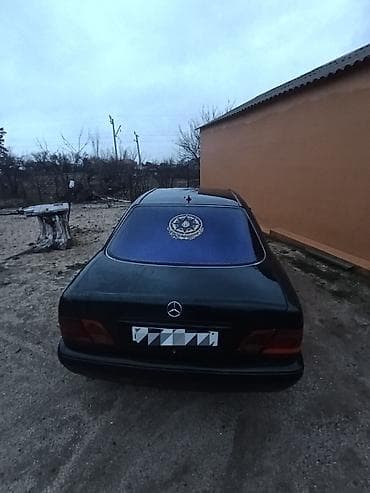 e 250 cdi: Mercedes-Benz E-Class: 2.2 l | 1997 il Sedan — 3