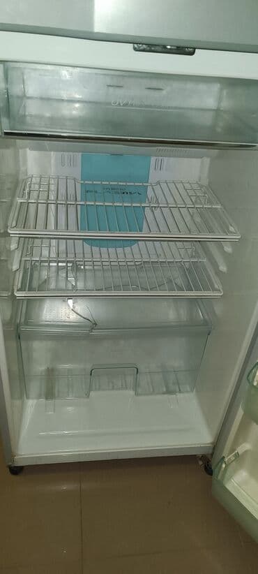 lalafo az islenmis xaladelnik: İşlənmiş 2 qapılı Toshiba Soyuducu Satılır, rəng - Gümüşü, Təkərli — 7