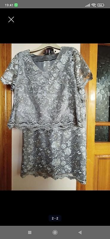 termo paltar: Gümüşü-boz rəngdə iki hissəli qadın dəst: - Üst: qısaqol, V formalı — 2