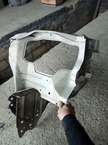 ehtiyat hisseleri telefon: Məhsul: Avtomobil üçün ön panel dayaq/daxili spar hissəsi (metaldan) — 2