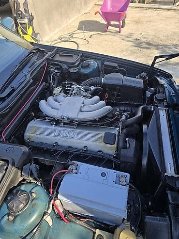 ford 8 1: BMW 5 series: 2.5 l | 1988 il Sedan — 4