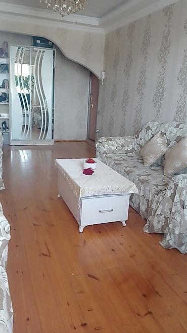 qusar a frame: Mənzilin təsviri - Geniş və işıqlı zal: dekorativ tavan — 8