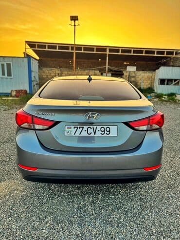 kia seed 2014: Hyundai Elantra: 1.8 l | 2015 il Sedan — 2