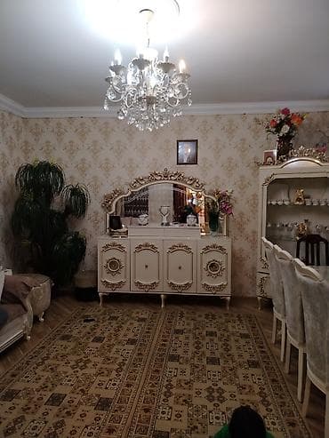 3 reqemi: Şəxsi evimdir. 113m², 3 otaq, 113 və 208,209,35,184 nömrəli avtobus — 1