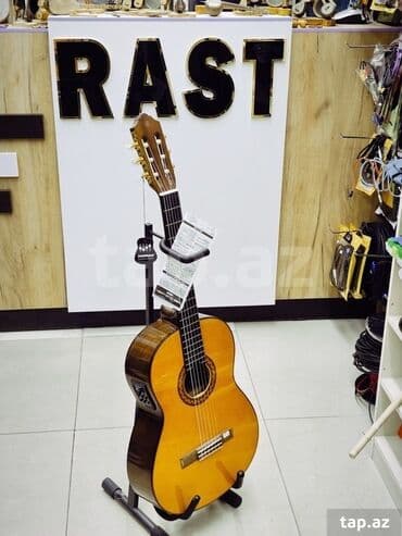 gitar klasik: Klassik gitara, Yamaha, Yeni, Ünvandan götürmə — 1