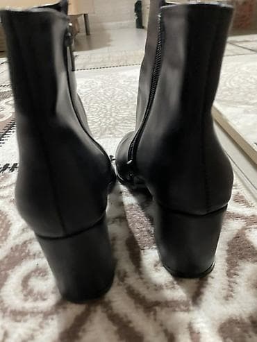 ayaqab: Qadın botları – klassik qara rəng - Model: qısa boğazlı, yan tərəfdə — 2