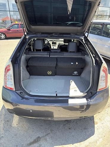 prado qapi: Toyota Prius: 1.8 l | 2012 il Hetçbek — 4