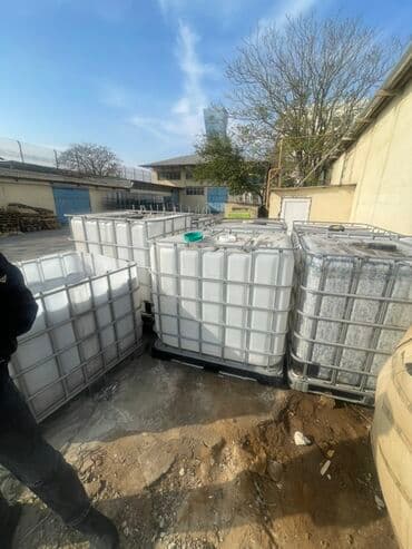 demir vaqonlarin satisi: IBC konteynerlər (kub tanklar) – 1000 litr - Həcm: təxminən 1000 L - — 1
