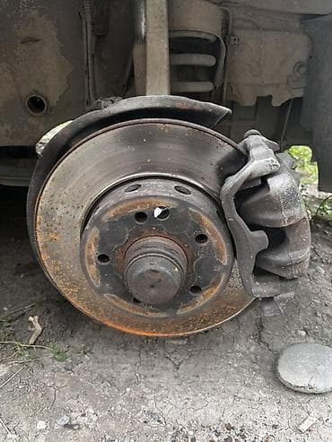 06 sekileri: Ön, Universal auto W 202, 1997 il, İşlənmiş — 1