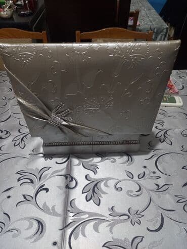 Gümüşü rəngdə dekorativ sandıq/qutu - Material: Parlaq gümüşü