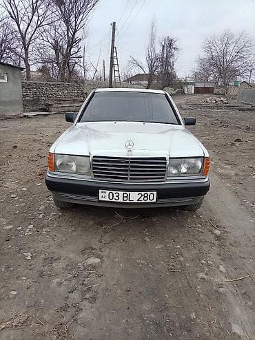 mercedes 208 d: Mercedes-Benz 190E (W201) sedan - Kuzov: 4 qapılı sedan, gümüşü rəng — 7
