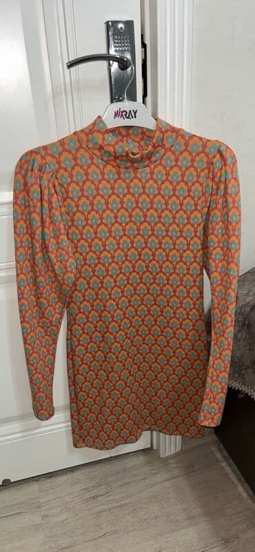 Kişi ayaqqabıları: Qadın donları qiymətlər fərqli 1) Bej rəngli, bədən Sbədənə oturan — 2