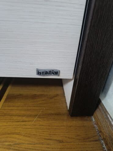 demir şkaf: Şüşəli dolab vitrini — 3