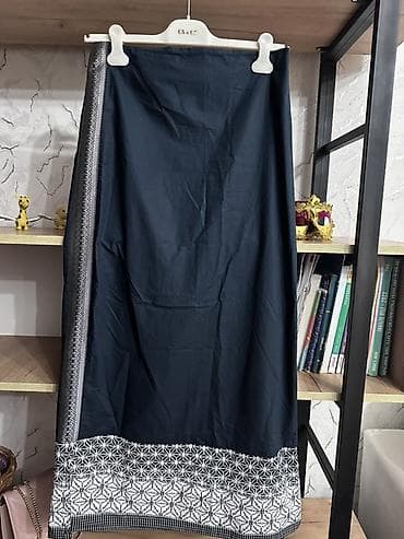 Yanları naxışlı yupka 40 beden yenidir