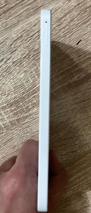 təcili telefon: Samsung Galaxy A26 5G, 128 GB, rəng - Ağ, İki sim kartlı — 3