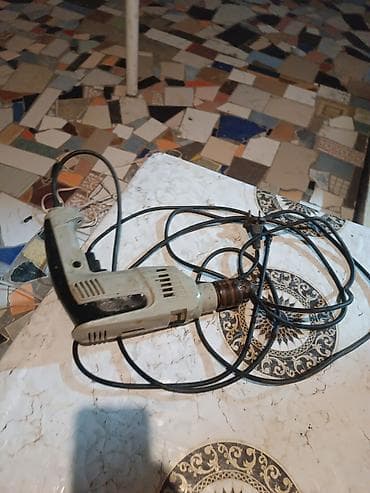 Elektrikli şnurla işləyən zərbəli/qulplu matkap - Güc mənbəyi: 220V — 2