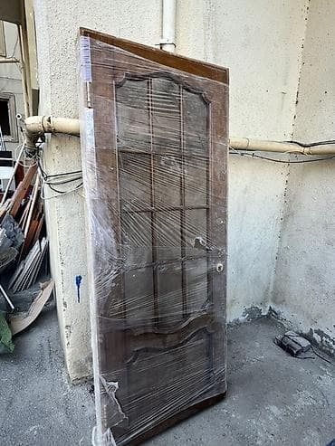 taxta işlenmiş: Taxta otaq qapısı - Material: ağac (taxta), klassik dizaynlı panellər — 1