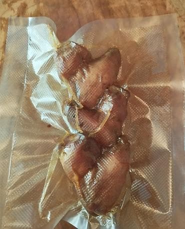 Ləpələr: Vakuum qablaşdırmada hisə verilmiş toyuq məhsulları, butov qanadi — 2