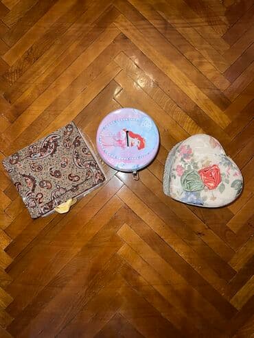 oyuncaq robot: Uşaq üçün mücrü və kopilka, hamısı birlikdə 8 azn. Ünvan: 8-ci — 2