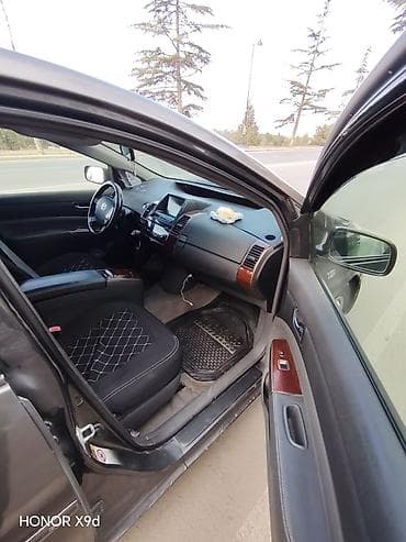 qolf car: Toyota Prius (2-ci nəsil) hibrid hetçbek - Rəng: tünd boz/boz-qara - — 5