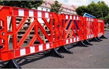 правила дорожного движения: Təhlükəsizlik barrikadası Ölçüləri 100x150x50 sm Üzərinə əlavə nişan — 1