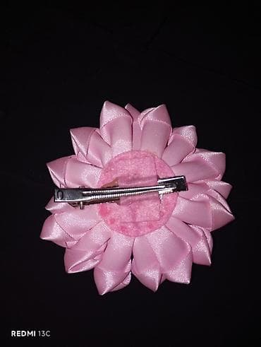 saç dərmanı: Zərif saç aksesuarı – lentdən hazırlanmış çiçək broş-klips - Rəng — 2