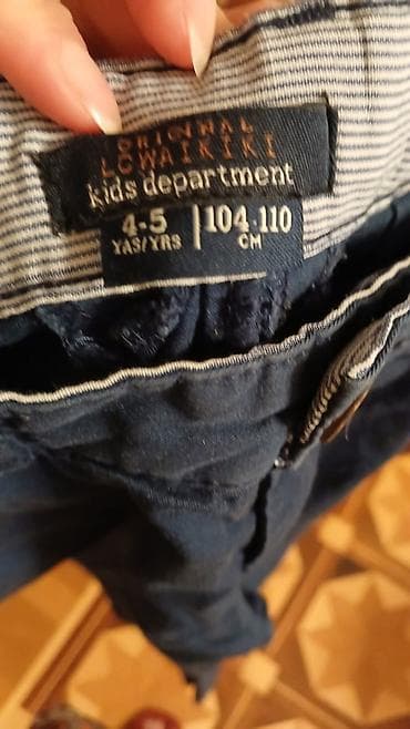 Bayram kostyumları: Uşaq köynəyi – açıq mavi rəngdə, uzunqollu, klassik yaxalı model. Ön — 9