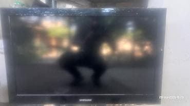 Samsung LCD televizor - Ekran ölçüsü: təxminən 32" (diaqonal) -