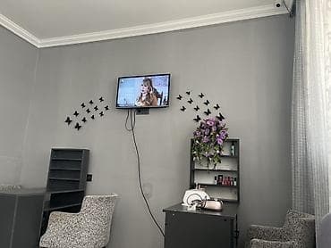 Manikür: Dırnaq xidməti üçün rahat və zövqlü salon məkanı - Manikür/pedikür — 1