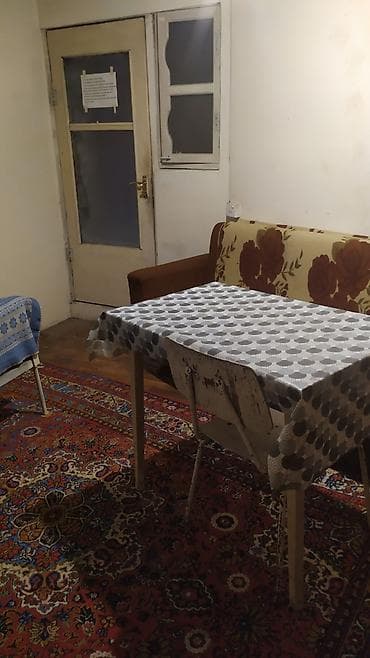 berde kiraye: 8 noyabr metronun yaninda kirayə verilir bir otağ həyət — 1