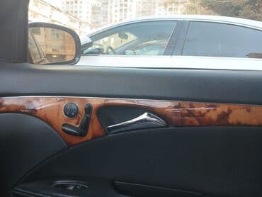 Tavalar: Mercedes-Benz E 320: 3.2 l | 2003 il Sedan — 6