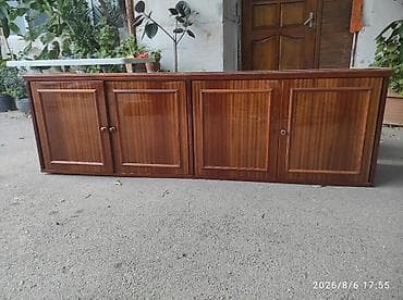 taxta ref: Mebel dəsti – klassik taxta vitrin və şkaflar Tərkibi: - Böyük divar — 3