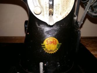 ayaq ustu saat: 50 ci illrin pedalli Podolsk tikis masinidir. Tam işlək — 4