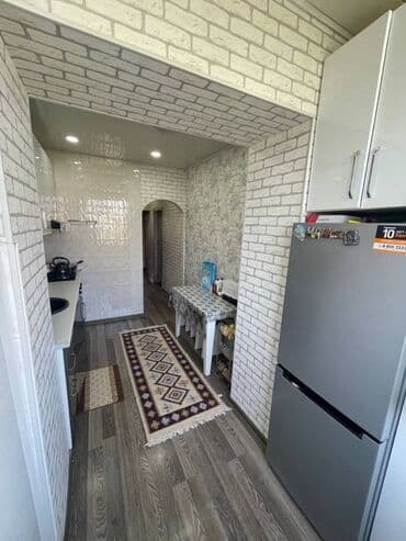 ilkin ödənişi 10000 olan evlər: Bakı, 3 otaqlı, Köhnə tikili, m. Həzi Aslanov, 70 kv. m — 12