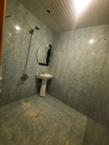 sumqayitda 2 otaqli kohne tikili evler: Bakı, Yeni Günəşli Massiv D, 2 otaqlı, Köhnə tikili, m. Xalqlar Dostluğu, 60 kv. m — 9