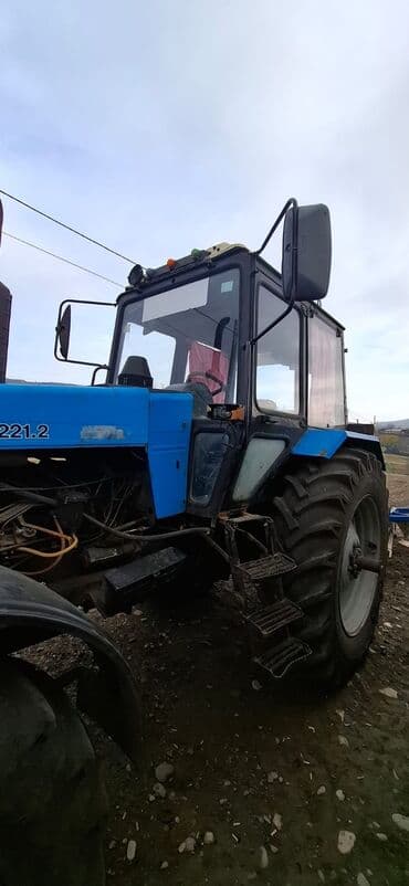 aqrar kend teserrufati texnika traktor satis bazari: Belarus 1221.2 traktoru - Güclü dizel mühərrik, ağır aqroişlər üçün — 5