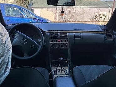 Mercedes-Benz E-Class (W210) sedan - Kuzov: 4 qapılı sedan, tünd