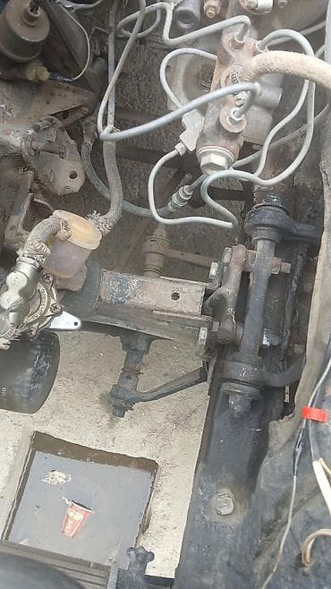 niva şuşələri: Lada Niva (VAZ 2121) off-road avtomobili - Korpus: 3 qapılı, qara — 2
