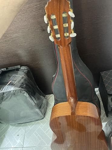 Klassik akustik gitara + yumşaq çanta - Korpus: klassik forma, parlaq — 3