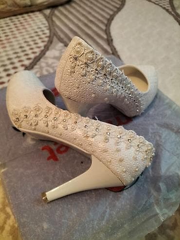 ag kofta: Brend: NESSA Model: ağ rəngli qadın tuflisi 39 razmer sadəcə bir dəfə — 2