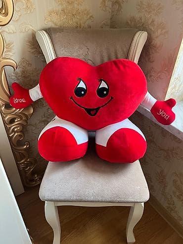 şir yumşaq oyuncaqlar: Böyük ölçülü yumşaq oyuncağ – ürək formalı plyuş balış. - Dizayn — 1