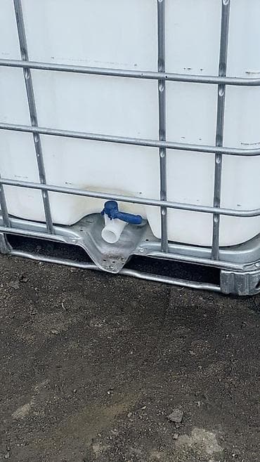 konteyner satıram: IBC konteynerlər (1000 litr) - Həcmi: 1000 L (1 m³) - Material — 2