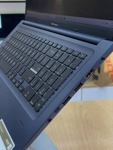 ASUS: ASUS VivoBook noutbuku Əsas xüsusiyyətlər: - Prosessor: Intel Core — 3