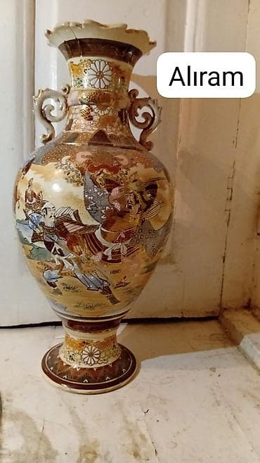 ad yazilan sekiller: Vaza dəsti, Farfor — 4