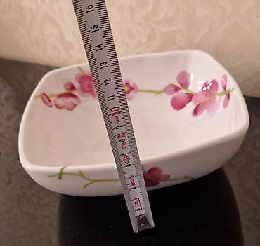 qedimi serviz: Luminarc brendi. Istifade olunmayib. 4 bulud ve 4 orta olcude kasa — 8