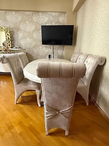 tabletka stul: Qonaq otağı üçün, İşlənmiş, Kvadrat masa, 4 stul — 1